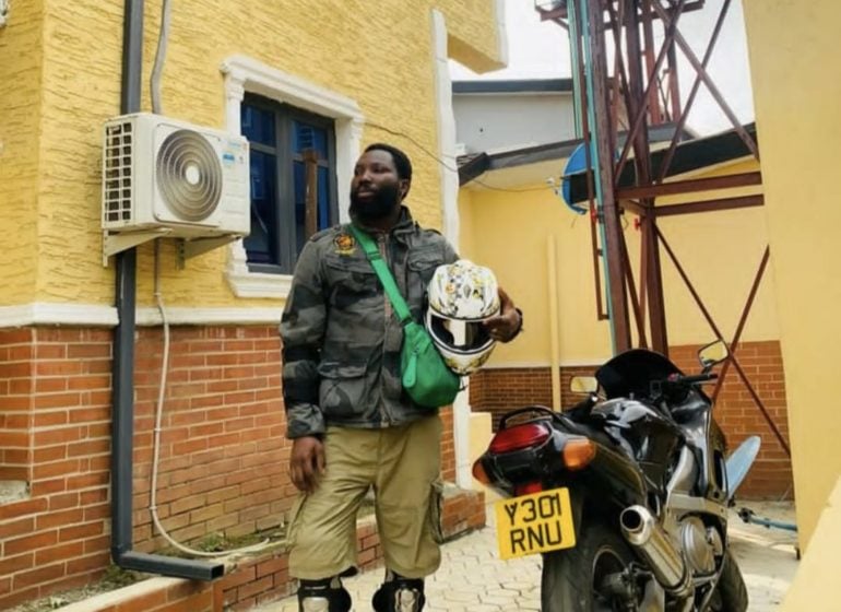Nigerian Photographer and Biker Kola Onifoto Dies in Lagos Crash